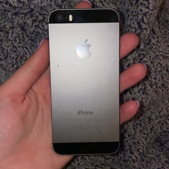 iPhone 5S - Picture 3 of 5